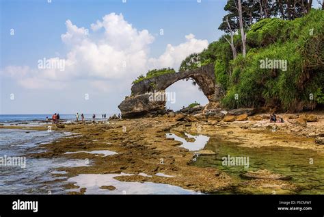 Natural Bridge Rock Formation At Neil Island Beach Andaman India Stock