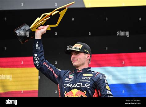 VERSTAPPEN Max Ned Red Bull Racing RB19 Portrait Celebrates Red