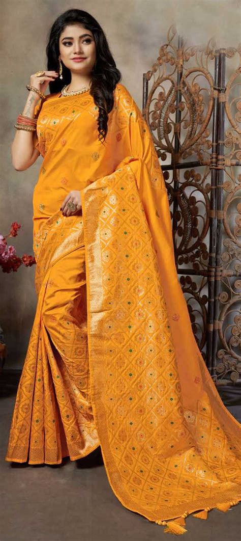 Traditional Yellow Color Banarasi Silk Silk Fabric Saree 1617183