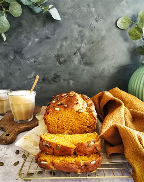 The most important quality of a good pumpkin bread, imho. Pumpkin Spice Bread - Bits of Carey