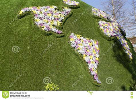 The iana time zone identifier for antalya is europe/istanbul. Antalya Turkiet Expoblommor Och Barn Redaktionell Bild ...