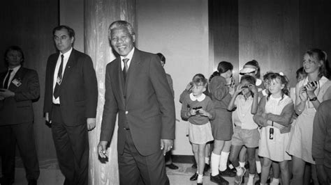 Mega Gallery Nelson Mandela Life In Pictures The Area News