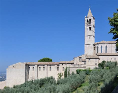 San francesco intercedi per noi. Kirche Santa Chiara in Assisi - Ökumenisches Heiligenlexikon