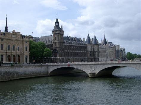 Free Stock photo of Bridge over the River Seine in Paris | Photoeverywhere