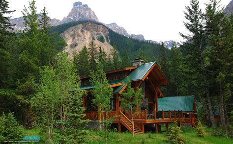 Download Wallpaper Cathedral Mountain Lodge Yoho National Park