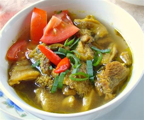 Many traditional soups are called soto, whereas foreign and western influenced soups are called sop. Resep Soto Babat