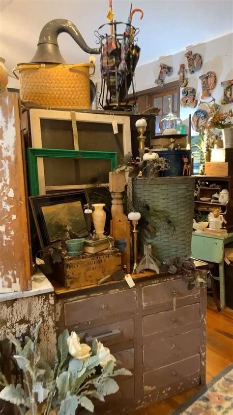 Old Stuff And Cool Junk For Your Home Video In 2020 Vintage Booth