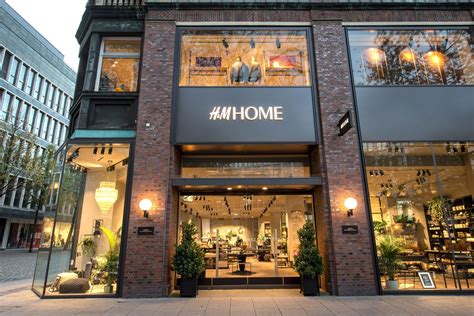 Check spelling or type a new query. H&M Home eröffnet Store in Hamburg | Commercial design ...