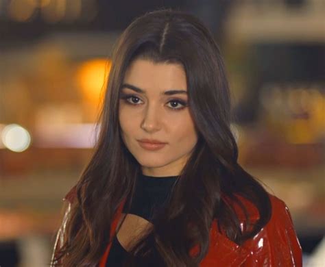 Hande Ercel Hayat In 2019 Turkish Beauty Beautiful