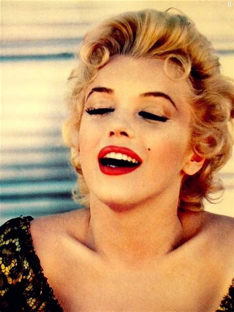 Perfect Red Lips Marilyn Monroe Makeup Marilyn Monroe Photos Marylin Monroe
