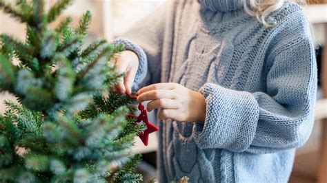 Dekorasi natal dari bahan koran bekas. Kreasi Natal Dari Pita Jepang - Jual Pita Natal Merah L Hiasan Parcel Kado Natal Dekorasi Pohon ...