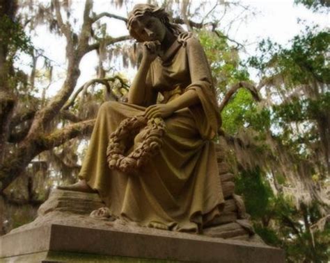 Given just a short time in bonaventure after the gates closed for the night, he traveled the cemetery looking for something to use as a cover shot for berendt's book. Bonaventure Cemetery, Savannah, GA: Midnight in the Garden ...