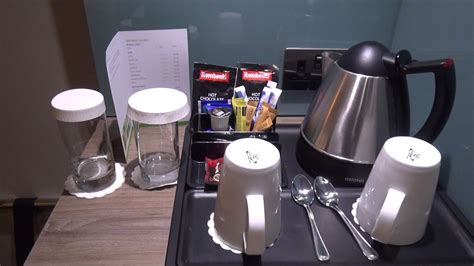 Conveniently located just miles from stanley electric target distribution, staples co, showa aluminum. Holiday Inn London West - Executive Room Review March 2017 ...