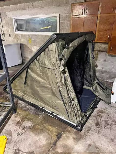 clamshell roof top tent rtt