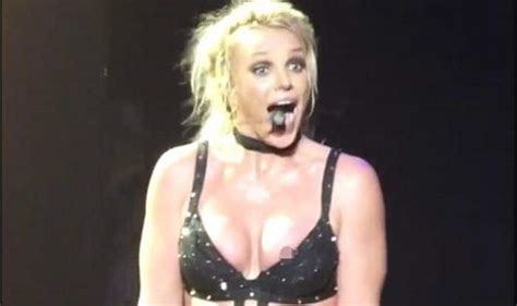 Britney Spears Wardrobe Malfunction Global Popstar Suffers Nip Slip As