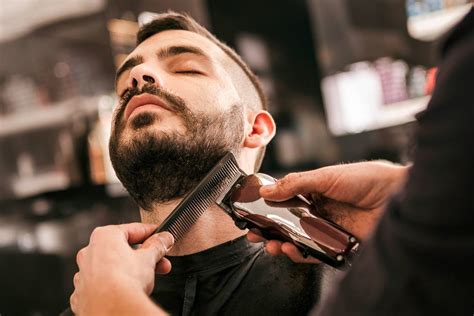 Beard Trimming And Shaving Gentleman Jacks