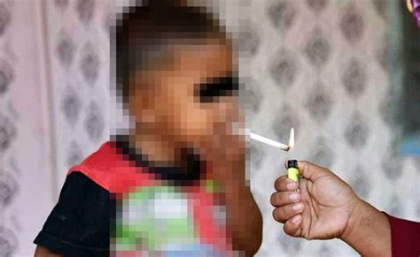 Azota A Su Hijo De 5 Años Por No Aprender A Fumar Vox Populi Noticias