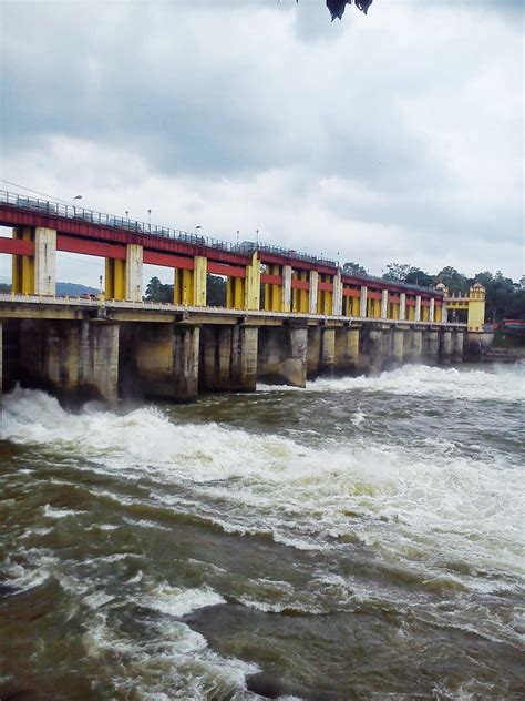 It is believed that the ghosts (bhootham)tried to submerge the trikkariyoor temple whose deity is lord shiva. My eyes: Bhoothathankettu dam
