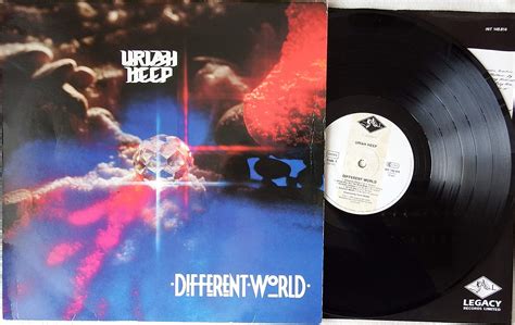 Different World Uriah Heep Amazonfr Cd Et Vinyles