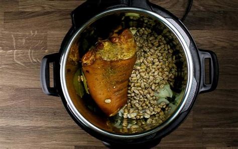 A ham hock (or pieces of bacon or ham) and salt and pepper are often all they need. Instant Pot Ham and Bean Soup (Pressure Cooker) | Amy + Jacky