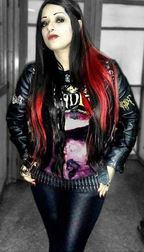 Pin By Renato On Hermosas Metaleras Black Metal Girl Metal Girl Girl
