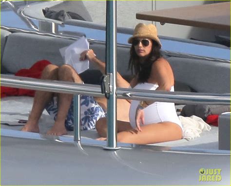 Simon Cowell Very Pregnant Girlfriend Relax On A Yacht Photo 3023657