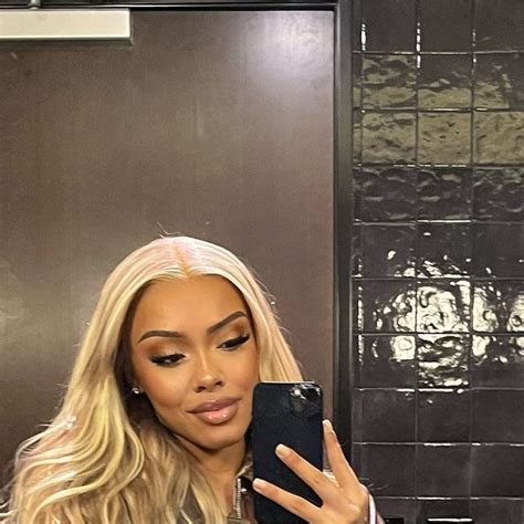 Znuie On Instagram Being Blonde Just Does Something To Me 👱🏽‍♀️ Hair Megalookhair