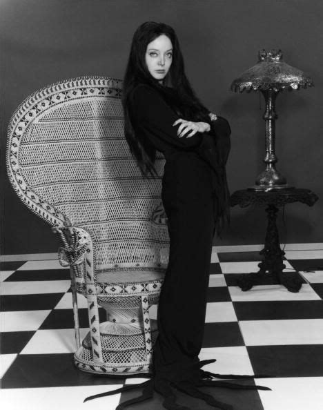 Carolyn Jones As Morticia Addams Nice Pose Morticia Addams Gomez And