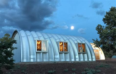 Clever Moderns By Earl Parson A Modern Reinvention Of Quonset Hut Homes
