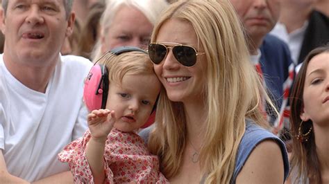 Gwyneth Paltrows Daughter Apple Martins Pic Seen In Rare Photo For B