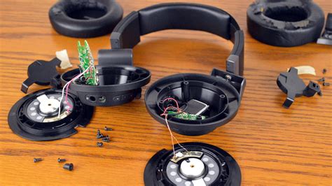 A Visual Guide Of Everything Inside Your Headphones Headphone Review