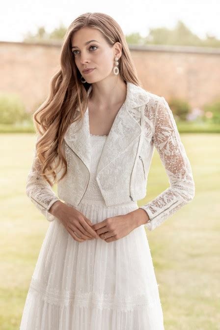 Das brautkleid stellt für die meisten damen eines der wichtigsten kleidungsstücke in ihrem leben dar. Kelsey Rose - Brautgalerie Kehl