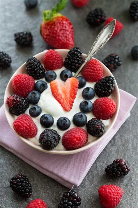 Very Berry Yogurt Bowl Recipe Food Berry Yogurt Pumpkin Spice Donut