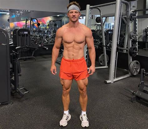 Best Natural Bodybuilders 18 Natty Lifters You Need To Know About