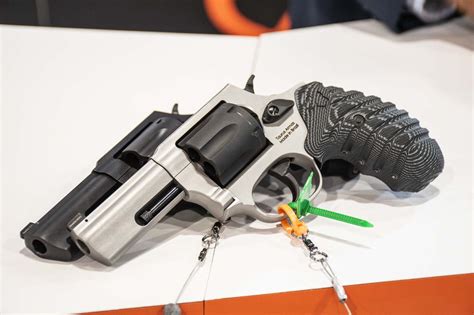 Taurus Defender 856 and Taurus 942 double-action revolvers | GUNSweek.com