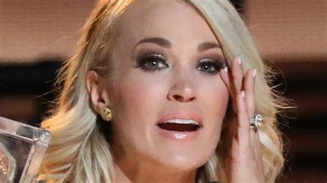 Carrie Underwood Is Super Self Conscious About The Huge Scar On Her