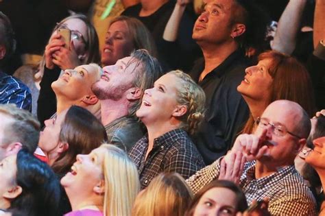 Sean Penn Amy Schumer Sit Up Front At Madonna Concert In Vancouver Madonna Concert Sean Penn