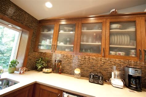 This amazing maple raised panel door, is a timeless classic that will add sophistication to any with simple elegance, too beautiful to resist, and color that mellows with age, toscana promises a cabinet system that can only be referred to as. Custom frosted glass door style on kitchen upper cabinets ...