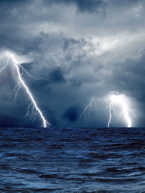 Free Download Clouds Waves Sea Storm Lightning Ocean Wallpaper
