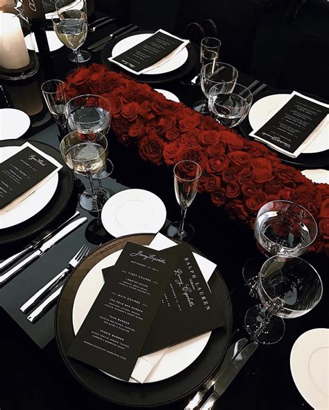 20 Red And Black Tablescapes