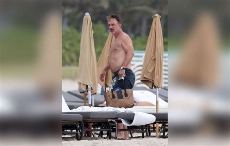 Chris Noth Is Barely Recognizable While Chilling On A Miami Beach