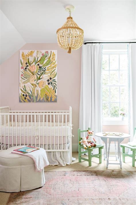 Ein teppich im babyzimmer in zarten farben und mit niedlichen motiven verströmt ein liebevolles und unaufgeregtes flair, das für einen süßen schlaf und harmonie in den vier wänden sorgt. 1001 + fantastische Ideen für Babyzimmer Deko | Teppich ...