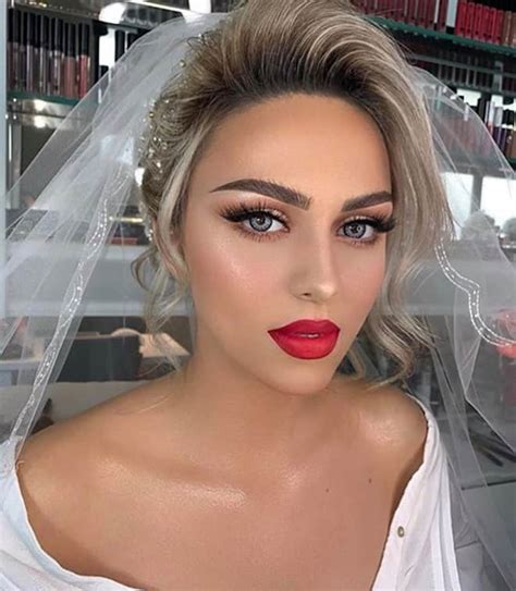 Bridal Makeup Looks For The Minimalist Bride 3 VIVA GLAM MAGAZINE