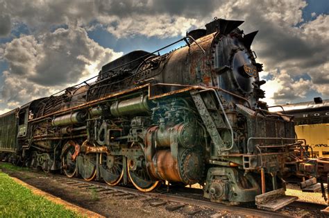 Old Steam Locomotive Hdr Creme