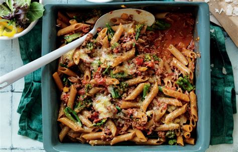 Remove dish from the oven and sprinkle with shredded cheese. Beef and broccoli pasta bake - Healthy Food Guide