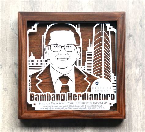 Hadiah farewell untuk boss lelaki. Pollux, Bambang Herdiantoro - Cutteristic