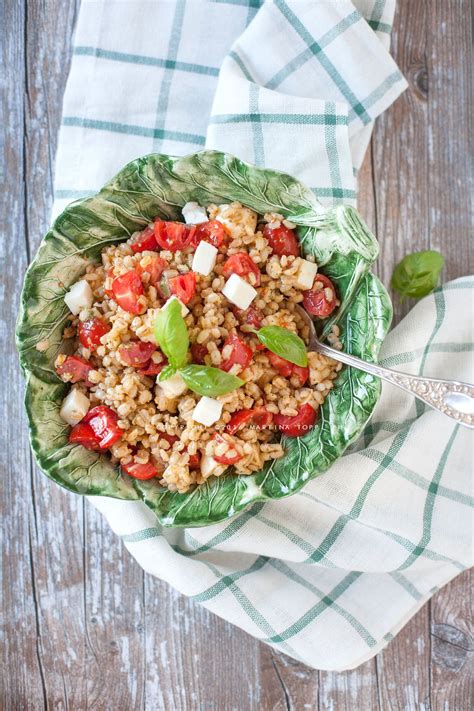 La versione con il latte di mandorla o con l'orzata in salento il caffè freddo viene realizzato con l'aggiunta di latte di mandorle, che sostituisce lo zucchero. Insalata di farro perlato con pomodorini, pesto e ...