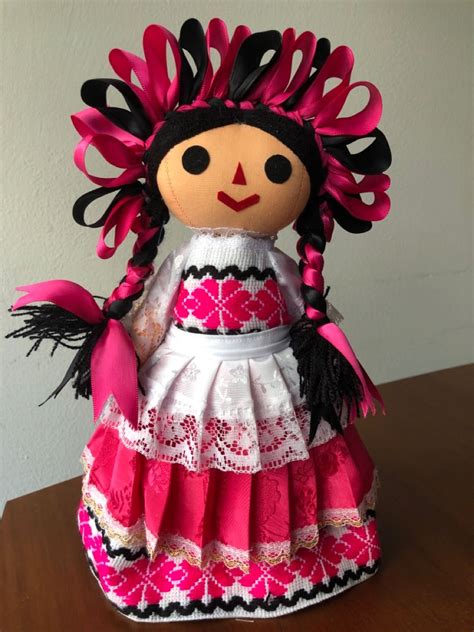 Muñeca Artesanal Tipo Lele Hecha En Querétaro Color Rosa Mexicano Mexican Doll Mexican Art