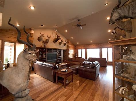 Pin By Lauren Weems On Hunting Cabin Decor Ideas In 2020 Big Living