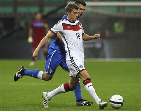 The fact the he hasn't changed from. Why Toni Kroos Just Became One of My Favorite Players ...